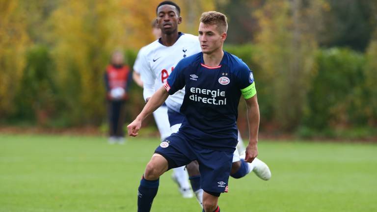 Michal Sadilek, aanvoerder van PSV O19 (foto: VI Images).