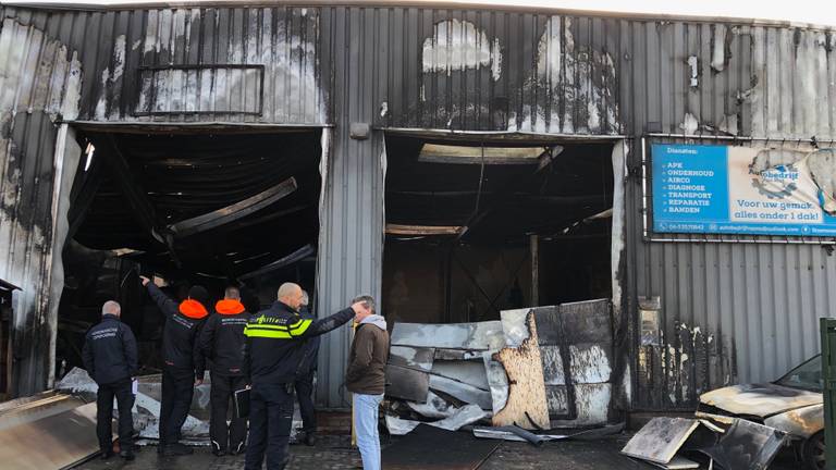 Een dag na de brand (foto: Rene van Hoof)