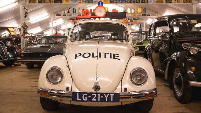 Politie Oldtimer die onder andere is gebruikt in de Tv-serie Baantjer (foto: Kevin Cordewener)