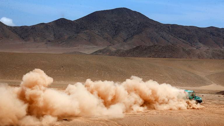 Ton van Genugten voor Team de Rooy in actie tijdens de Dakar Rally van 2019 (foto: Willy Weyens).