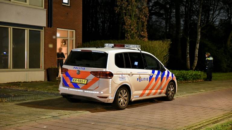 De bewoners zijn opgevangen door de politie. (Foto: Toby de Kort)