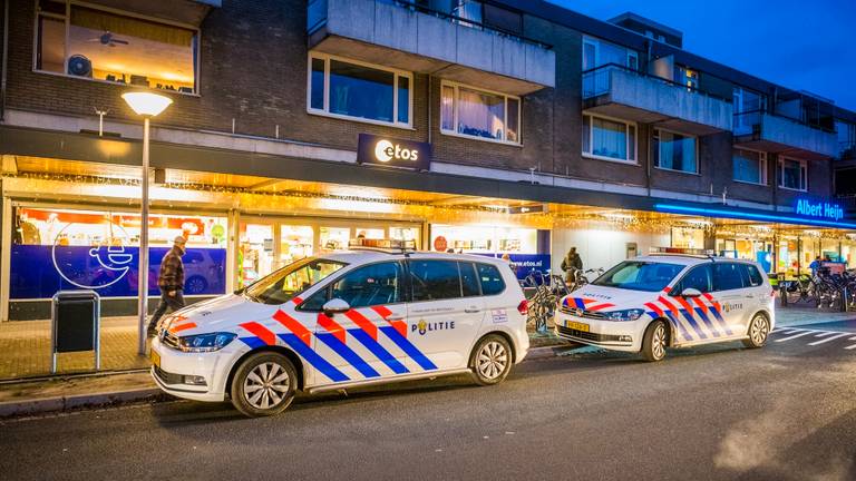 Etos aan de Tarwelaan in Eindhoven overvallen (foto: Sem van Rijssel)