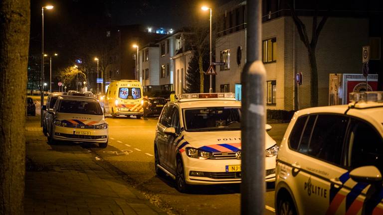 De straat waar de steekpartij plaatsvond (foto: Sem van Rijssel / SQ Vision).