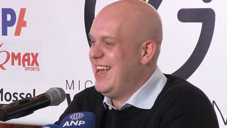 Michael van Gerwen reageert op buurman: 'Grappig toch, heb het drie keer gezien'