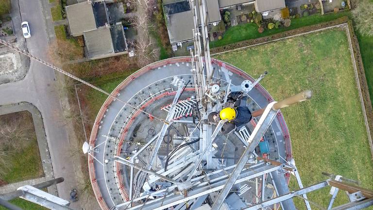 De zendertoren van Omroep Brabant in Roosendaal (foto: Broadcast Partners).