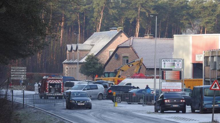 Onderzoek op de plek waar de lichamen werden gevonden. (Foto: Jozef Bijnen/SQ Vision)