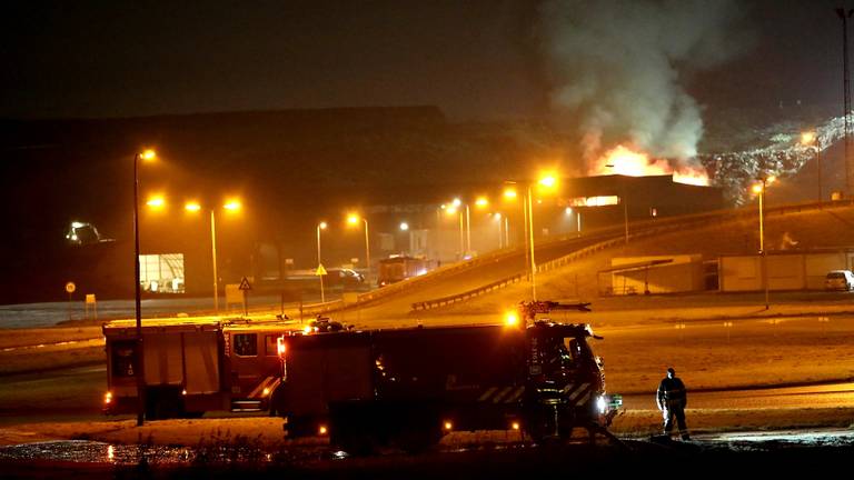 De brand brak uit rond kwart over drie. (Foto: Erik Haverhals/FPMB)