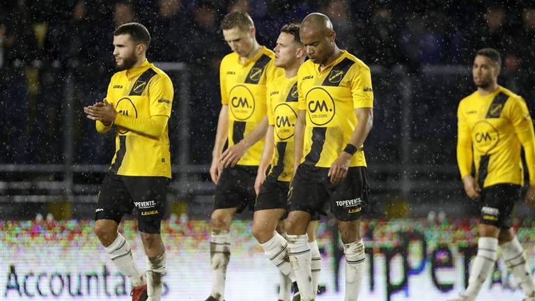 NAC-spelers druipen af (foto: VI Images).