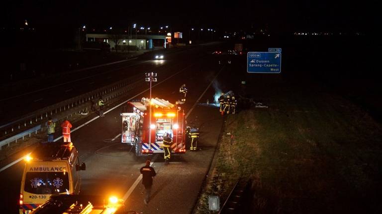 Op de A59 verongelukte vrijdagmiddag een 25-jarige man (Foto: FPMB)