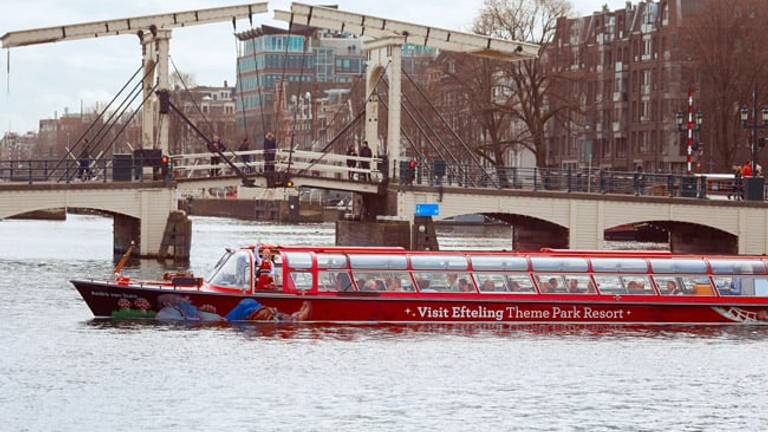 De rondvaartboot in Amsterdam. (foto: De Efteling)