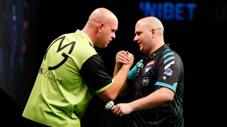 Michael van Gerwen tegen Rob Cross (foto: VI Images).