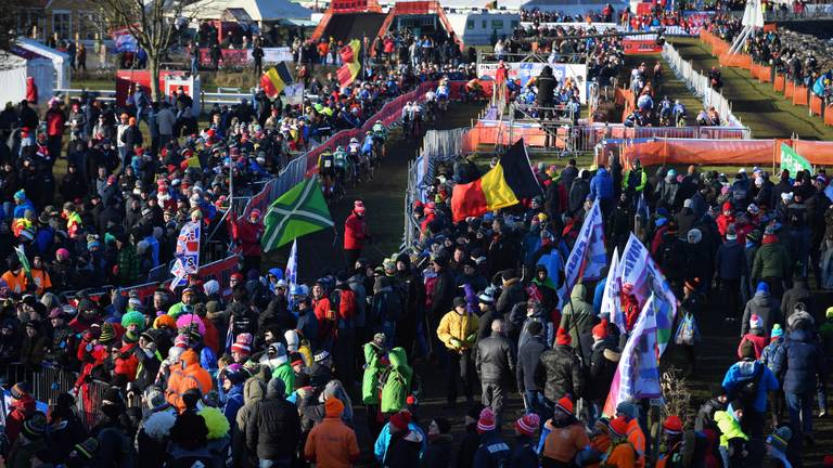 Veel fans van het veldrijden rekenen op WK-titel Mathieu van der Poel (foto: VI Images).