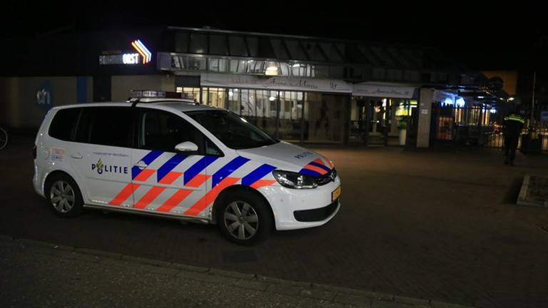 Overval op Albert Heijn in Helmond. (Foto: Harrie Grijseels/SQ Visions)