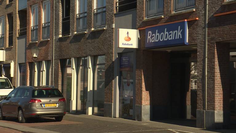 De bank aan de haven in Oudenbosch.