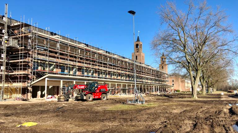 De Klokkenberg in Breda wordt na bijna 15 jaar leegstand verbouwd. (foto: Raoul Cartens)