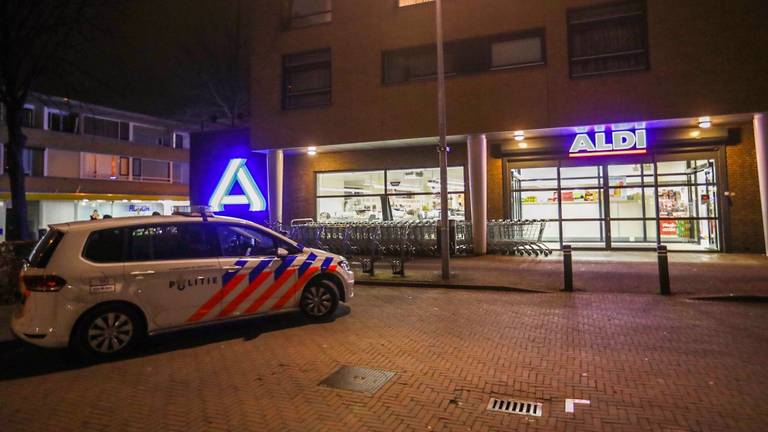 De overvallen Aldi. (Foto: Dave Hendriks/SQ Vision)