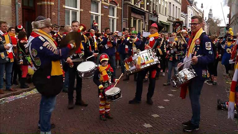 Een feestelijke optocht in Oeteldonk (Den Bosch).