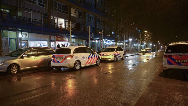 De dader van de gewapende overval is voortvluchtig (Foto: Remco Weterings)