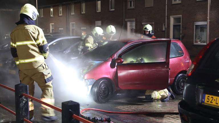 De brandweer bluste het vuur. Foto: Gabor Heeres/SQ Vision)