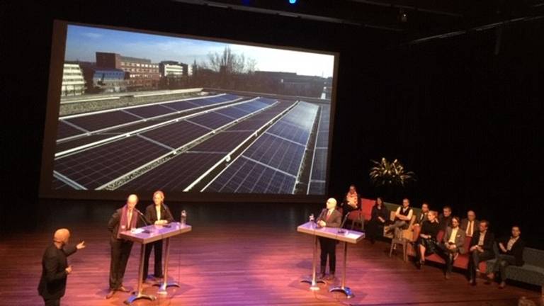 Het debat in de Verkadefabriek in Den Bosch (Jan de Vries)