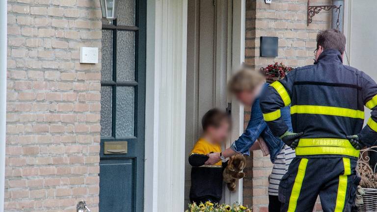 Een jongetje in Berkel-Enschot moest door de brandweer bevrijd worden van de wc. (Foto: Toby de Kort De Kort Media)