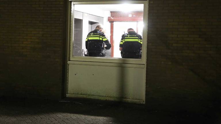 De politie is bezig met het onderzoek. (Foto: Gabor Heeres/SQ Vision)