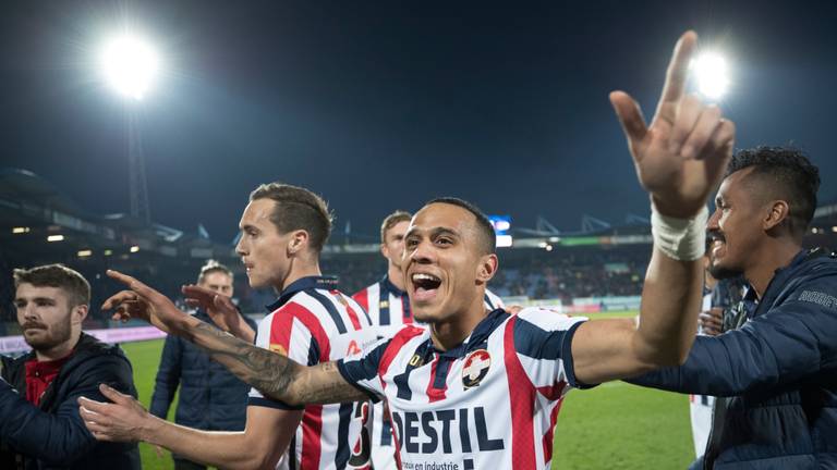 Vreugde bij Damil Dankerlui na de zege van Willem II op AZ (foto: VI Images).