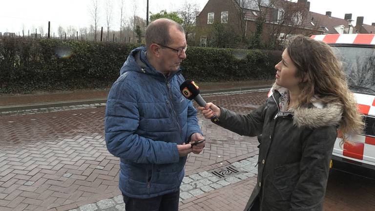 Ad van der Heijden vertelt over het slechte mobiele bereik in zijn dorpje Olland.
