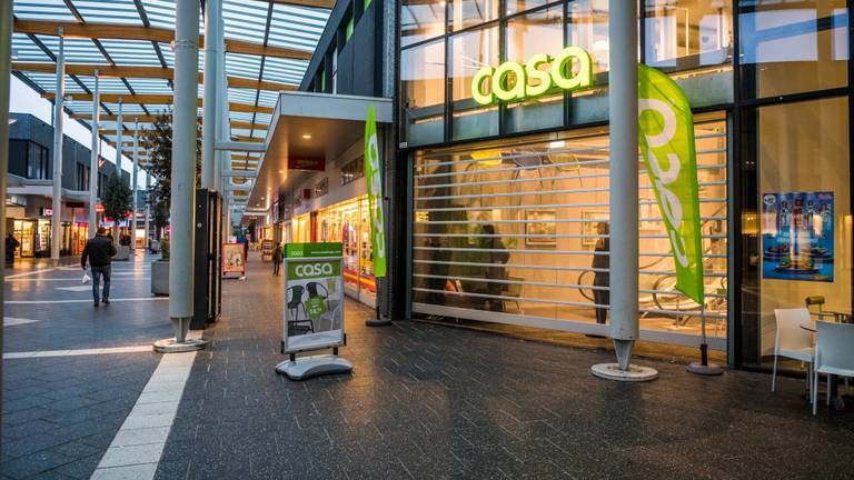 Onder meer de Casa in Eindhoven werd overvallen (foto: Sem van Rijsel/SQ Vision Mediaprodukties).