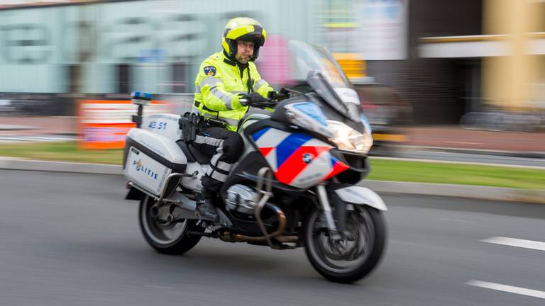 Een motorrijder kwam achter de dronken scooterrijder aan. (Foto: ANP)