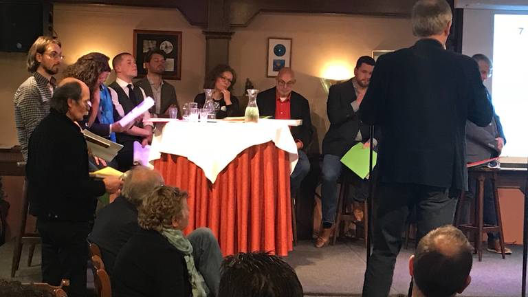 Politici op verkiezingstoer in Deurne (jan de vries)