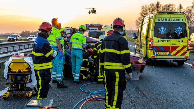 De hulpdiensten werden massaal ingezet (foto: Marcel van Dorst/SQ Vision)