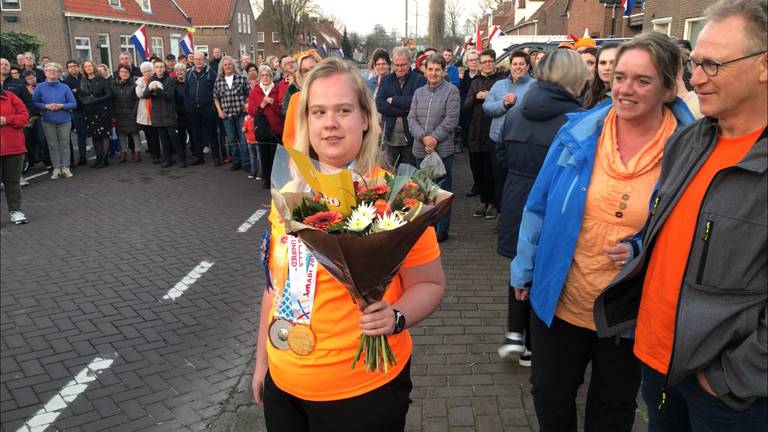 Cynthia Riel bij haar huldiging na de Special Olympics.