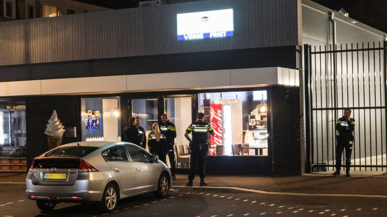 Jongens overvallen snackbar in Tilburg (foto: Jack Brekelmans)