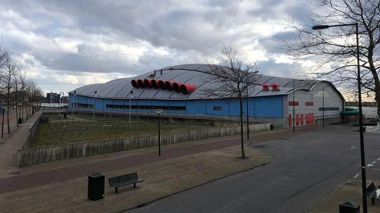 Zwembad De Schelp in Bergen op Zoom (Foto: Tom van den Oetelaar).