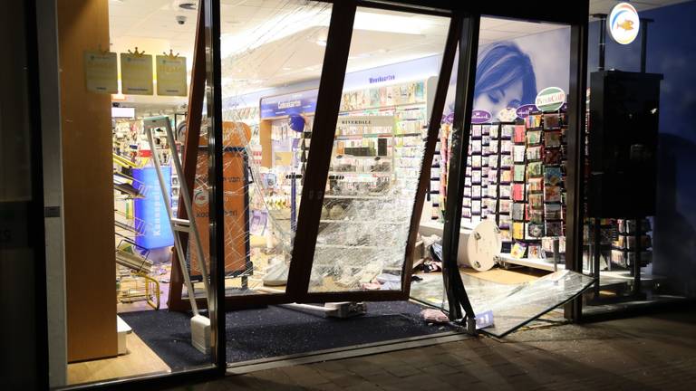 De pui van de winkel was verwoest. (Foto: Gabor Heeres/SQ Vision)