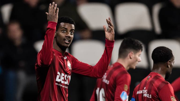 Kan Aleksander Isak Psv Een Handje Helpen In Titelstrijd Met Ajax Hij Speelt Echt Indrukwekkend Omroep Brabant
