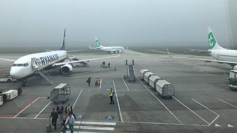 Opnieuw dichte mist op Eindhoven Airport (archieffoto).