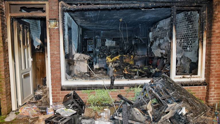 De benedenverdieping is verwoest. (Foto: Toby de Kort/De Kort Media)