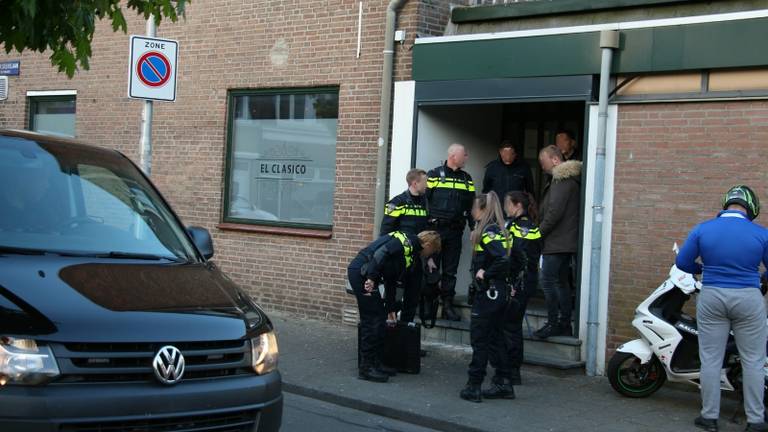 Drugs gevonden in shishalounge. (Foto: Jeroen Stuve)