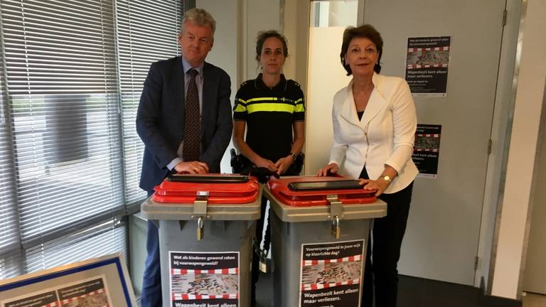Openbaar ministerie, politie en burgemeester bij Wapendepot in Helmond