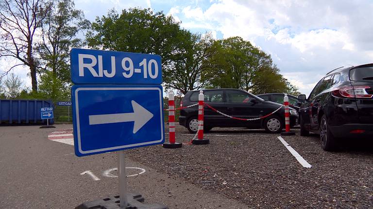 Het parkeerterrein van SchippersStop in Veldhoven. (foto: Omroep Brabant)