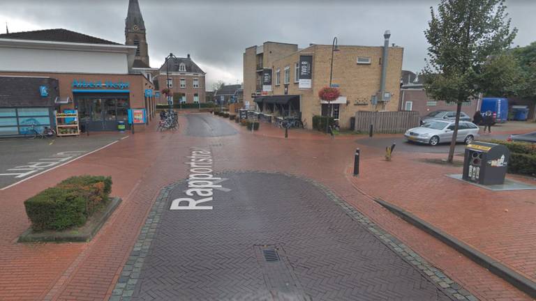 De kruising Kerkweg met de Rapportstraat in Veldhoven. (Foto: Google Streetview)