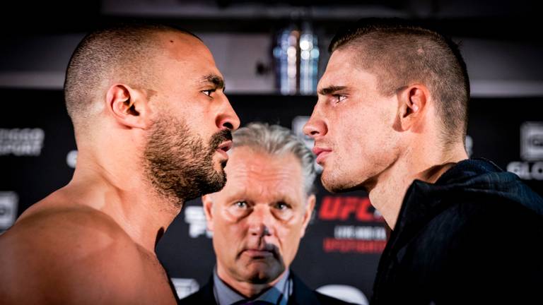 De kemphanen Badr Hari en Rico Verhoeven (foto: ANP).