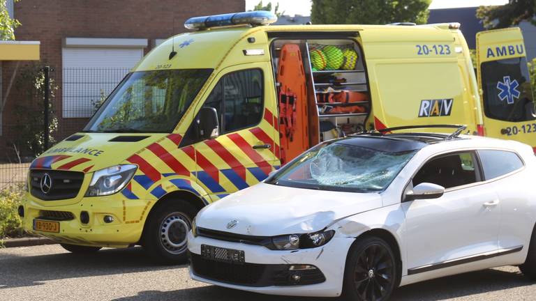 Een vrouw overleefde het ongeval niet. (Foto: Alexander Vingerhoeds)