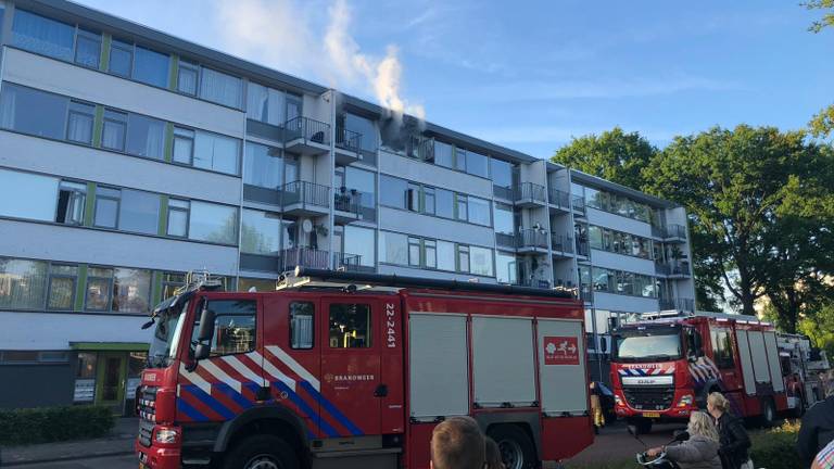 De bewoner raakte gewond. (Foto: Erik Oosterhuis)