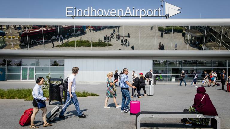 Omwonenden maken zich zorgen over eventuele uitbreiding van Eindhoven Airport (Foto: ANP)