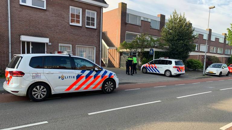 De politie doet onderzoek aan de Tongelresestraat in Eindhoven. (Foto: Dave Hendriks/SQ Vision).
