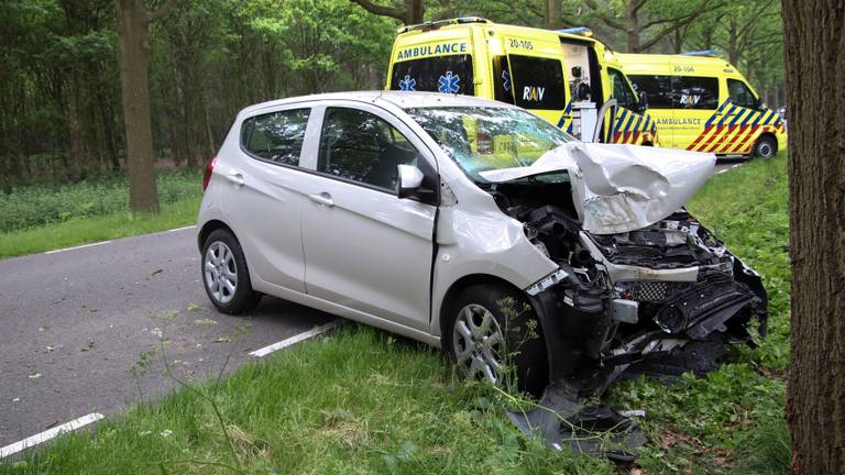 Vanwege het ongeluk werden meerdere hulpdiensten opgeroepen. (Foto: Renato Hermsen/SQ Vision)