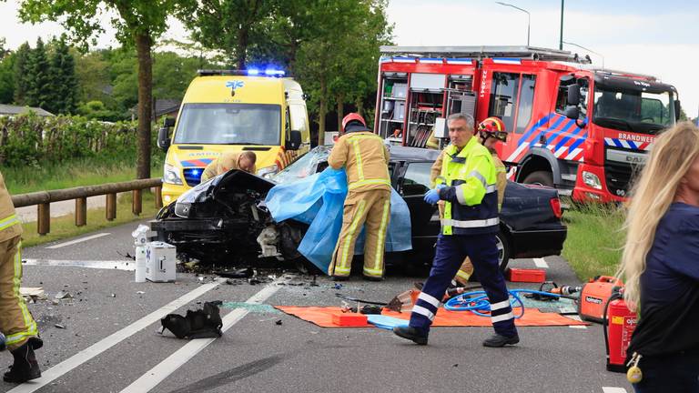 Een man raakte zwaargewond bij het ongeluk. (Foto: 112nieuwsonline)